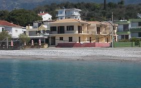 Akrogiali Beach Apartments